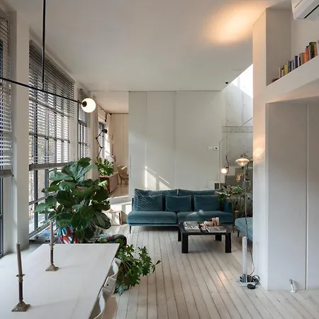 Quite Rooftop Loft In Navigli Area Appartement